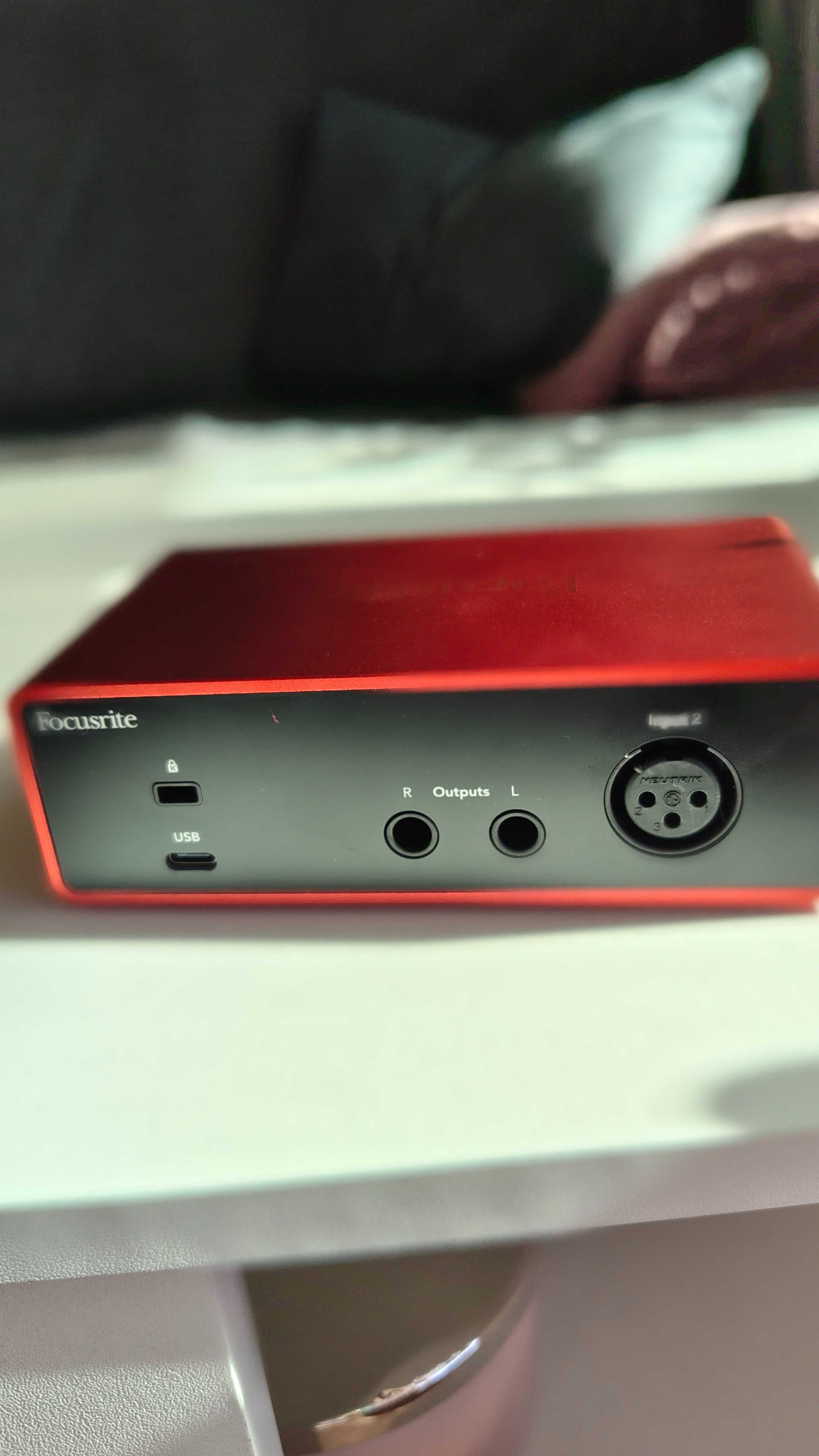 Китара Ibanez GRG121 комплект аудио интерфейс Focusrite Scarlett Solo