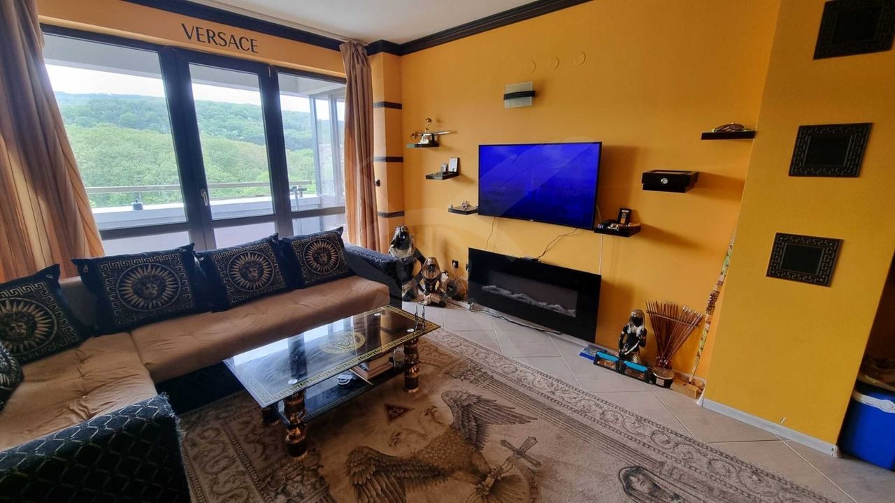 Продава се Двустаен апартамент в к.к. Златни пясъци - 63 кв.м за 1350 €/кв.м - Снимка #1