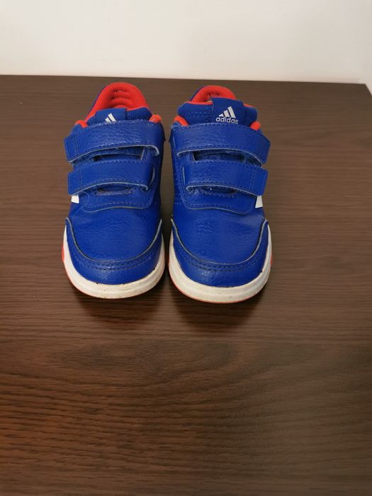 Маратонки адидас и найк