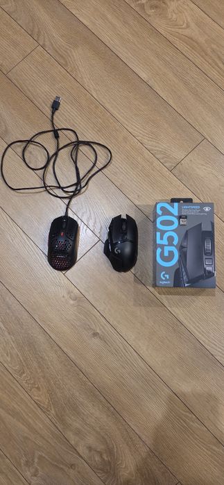 Продам 2 б/у игровые мыши в отличном состоянии.