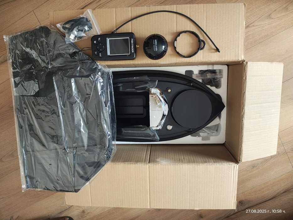 Лодка за захранка с GPS и Сонар