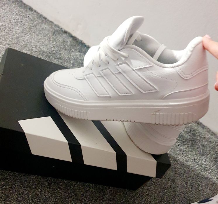 Страхотни маратонки на Adidas