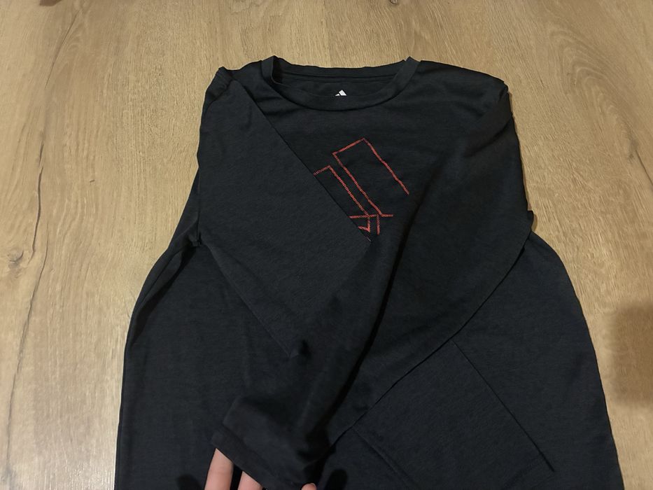 ADIDAS блуза  с дълги ръкави  размер М 10-12 годишни мек и тънак плат