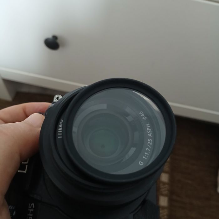 Vând Panasonic Lumix 25/f 1.7 MFT