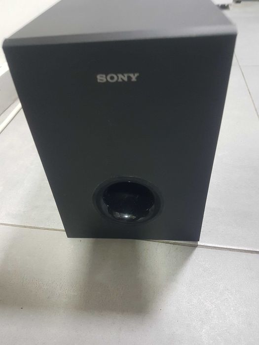 Soundbar Sony cu subwoofer incomplet
