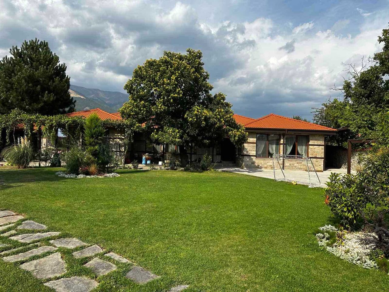 Продава се Къща в Карлово - 270 кв.м за 2000 €/кв.м - Снимка #13