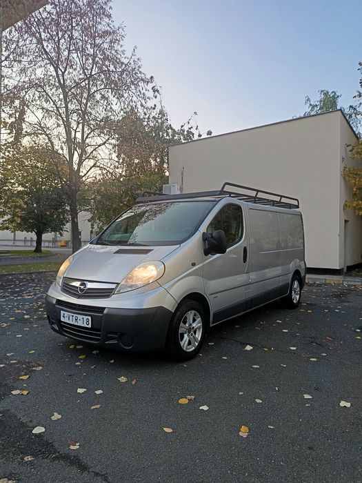 Opel Vivaro 2012 Lung