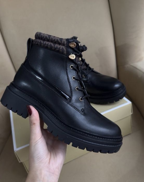 Продам новые ботинки Michael Kors, коробка, пакет! Оригинал! Срочно!