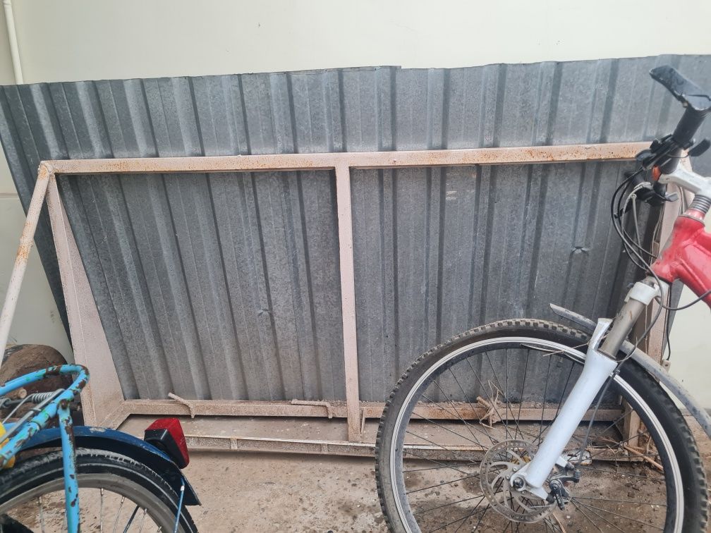Продам   готовый козырек