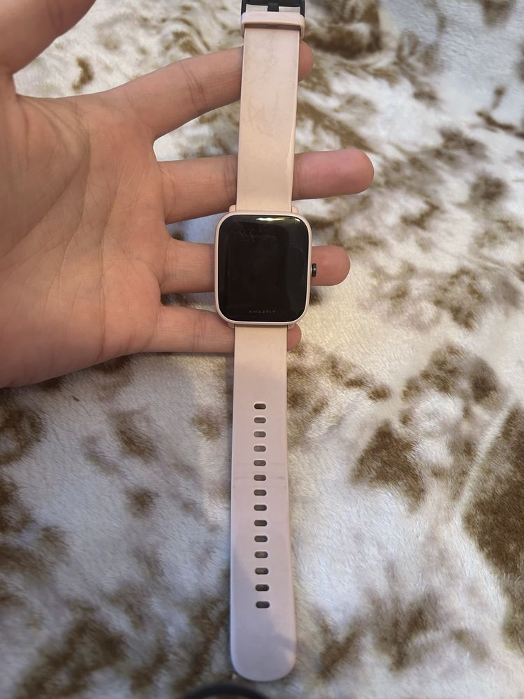 Продам электронные часы  Amazfit Bip U Pro