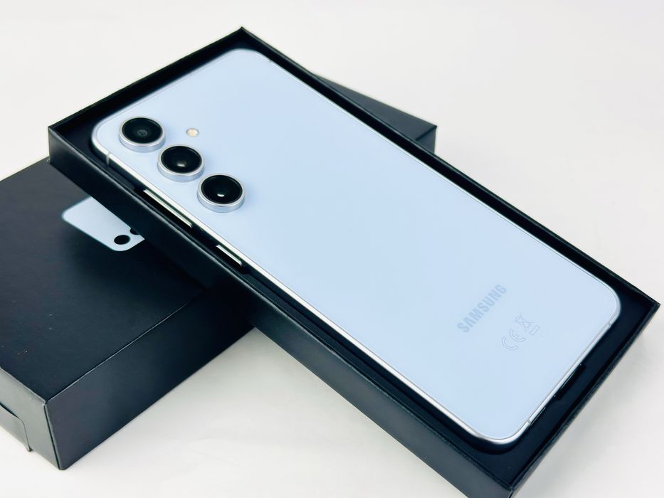 Samsung Galaxy S24 FE 5G 128GB 8RAM Blue Отличен! Гаранция!