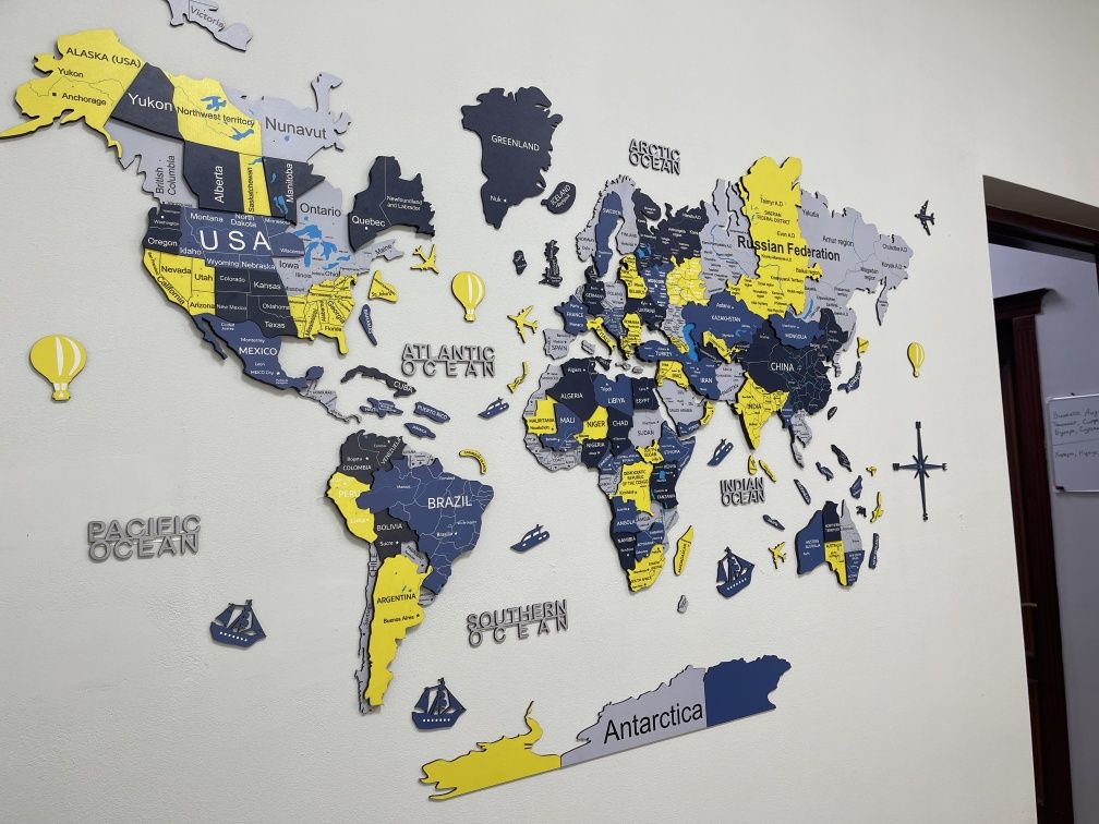 Карта мира от компании WOODLYWORLD