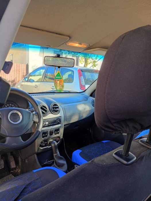 Vând mașina Dacia