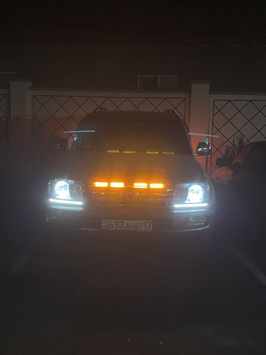 Toyota Land Cruiser 100