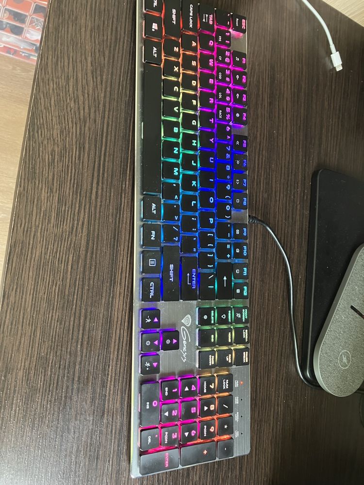 Genesis thor 420 rgb механична клавиатура, нископрофилна, RGB