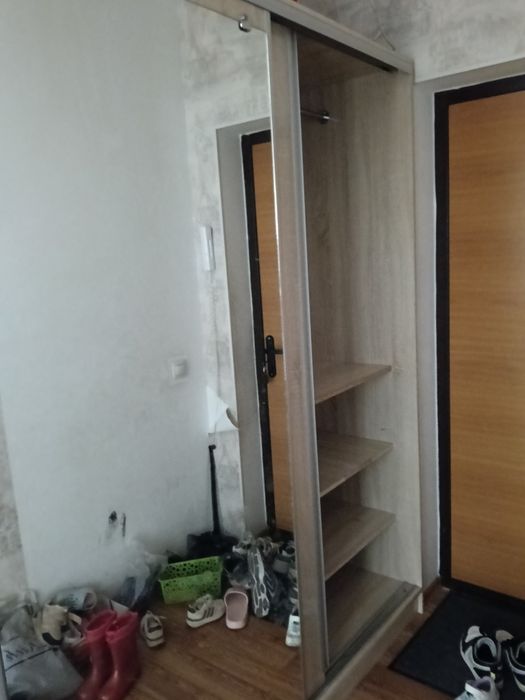 Шкаф в прихожую.