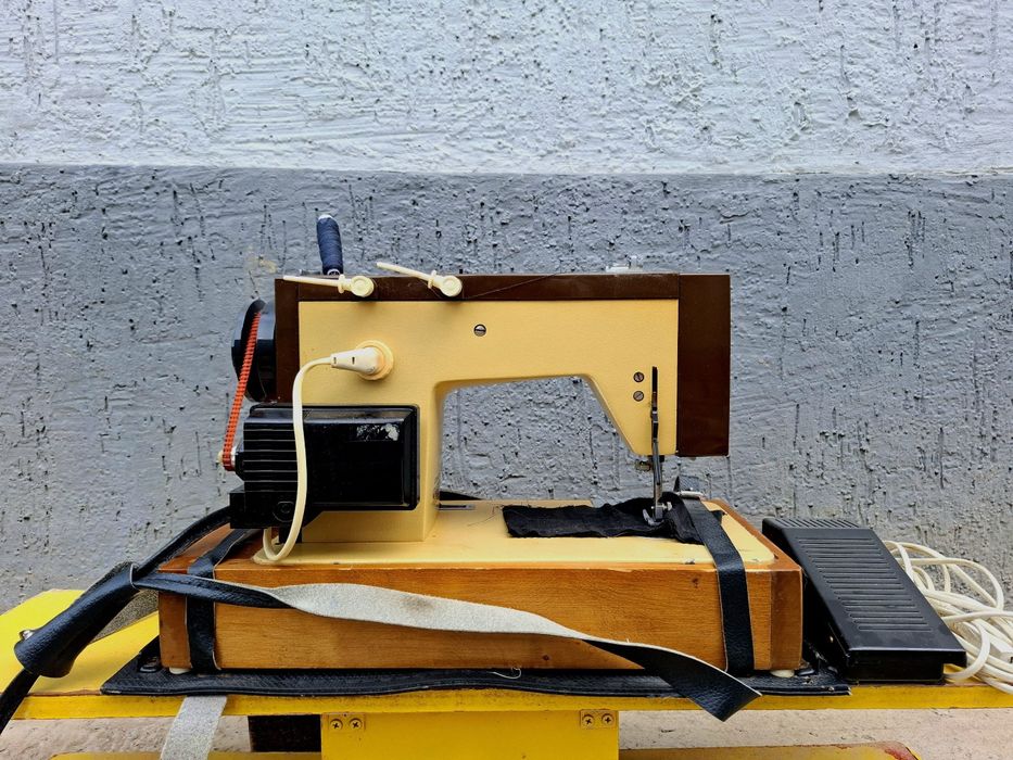 Немецкая швейная машина Veritas в отличном состояние