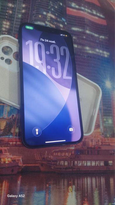 Продам айфон 12