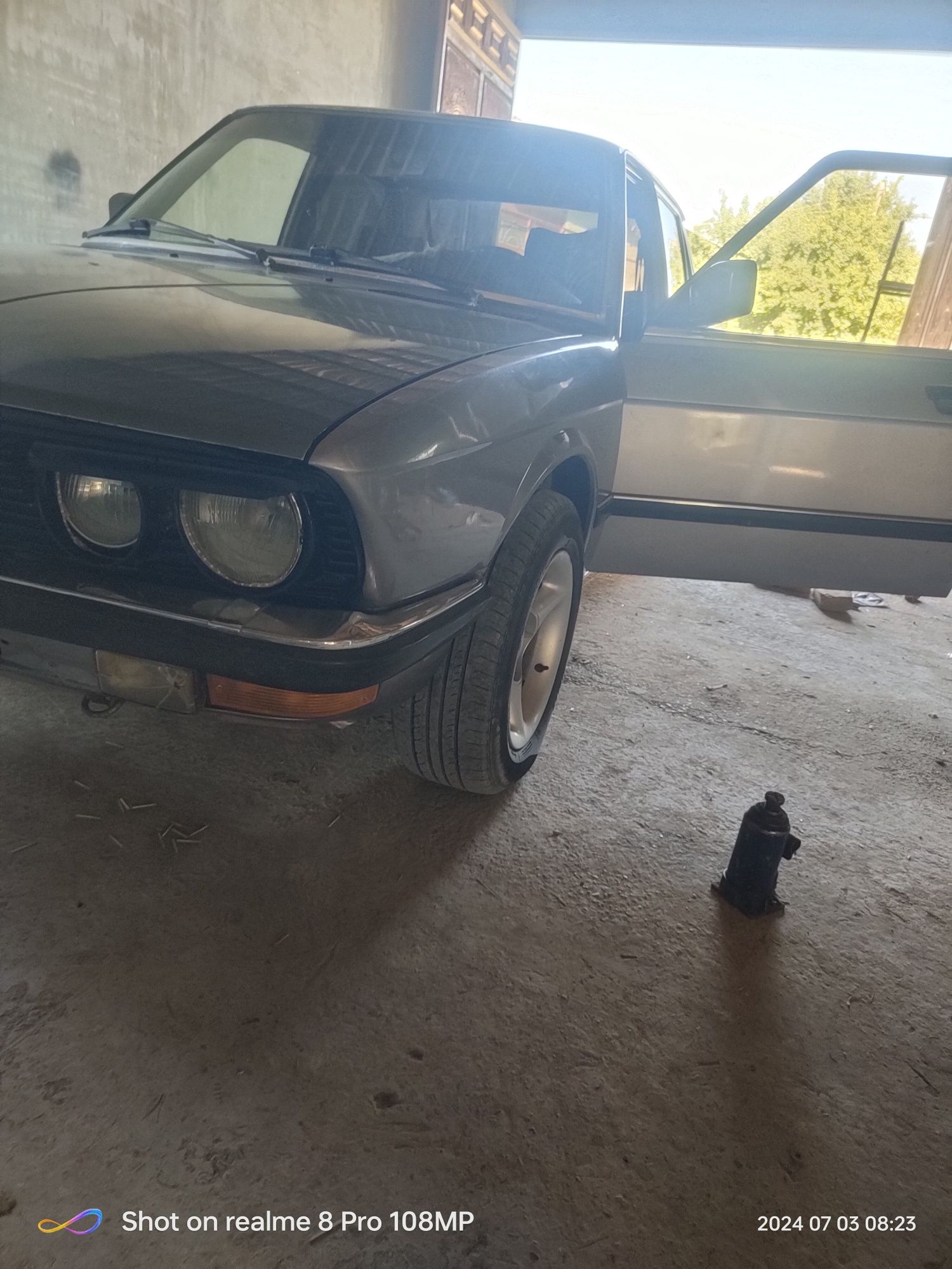 bmw e  28 525.ktdghj