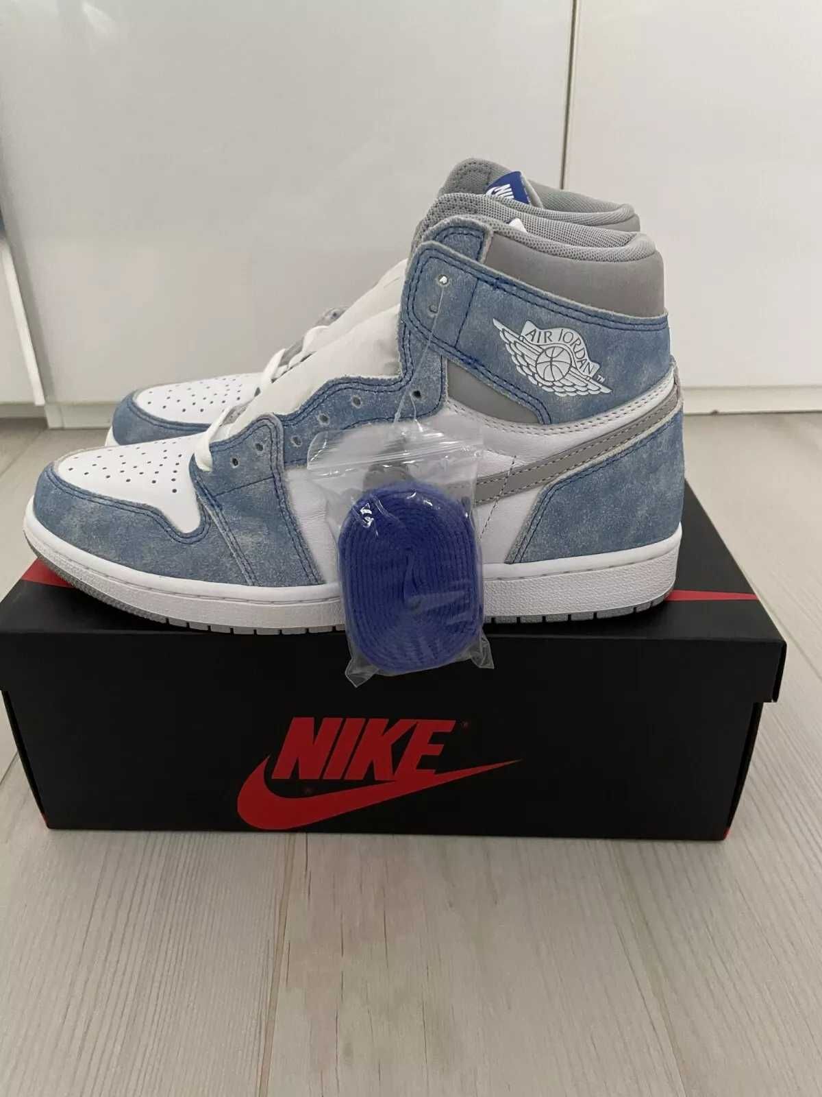 Adidasi Nike Jordan 1 Retro Hyper Royal Smoke Grey (GS)