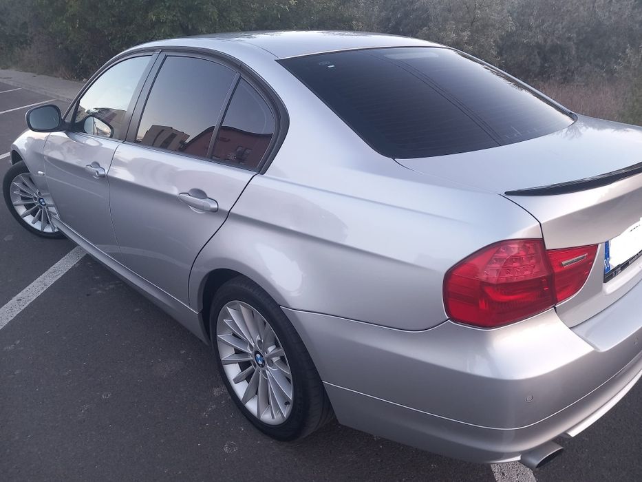BMW 318i // benzina // 2010