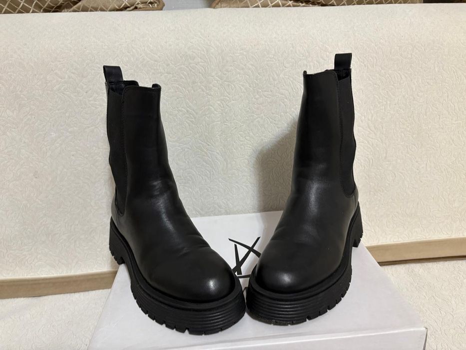 Продаются ботинки