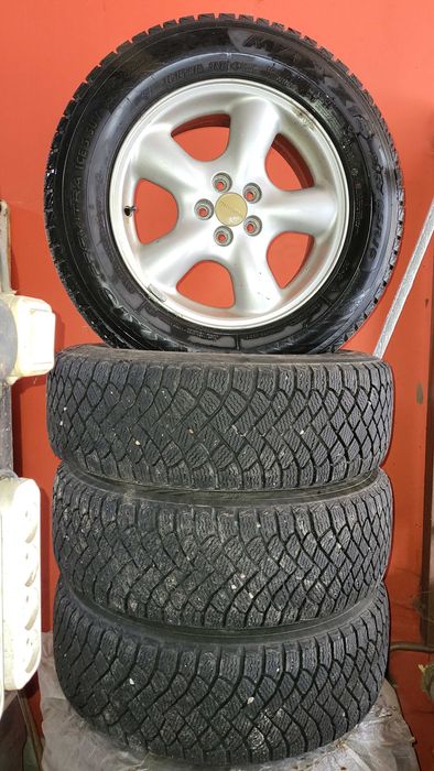 комплект колес R16 на зимних шинах Maxxis 215/65 R16