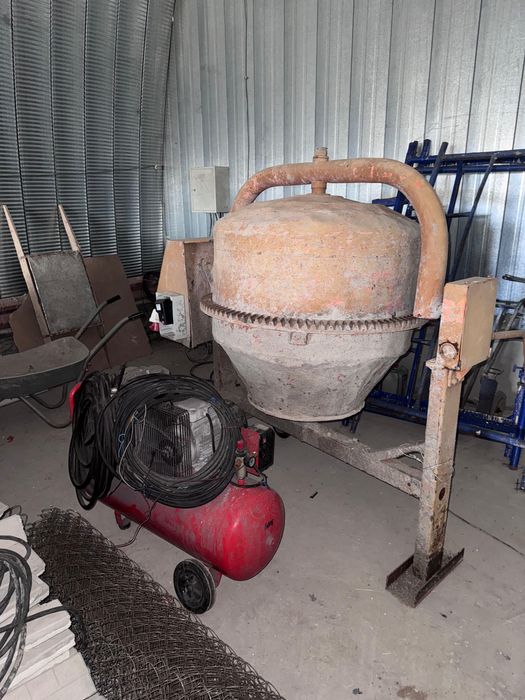 Срочно продам бетономешалка Строймаш СБР- 440.  440литров