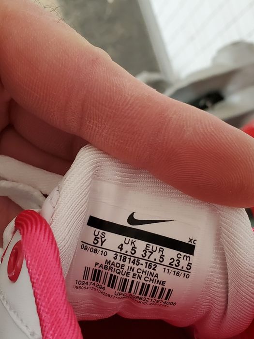 Adidași NIKE AIR, noi, originali, albi-roz, de dama