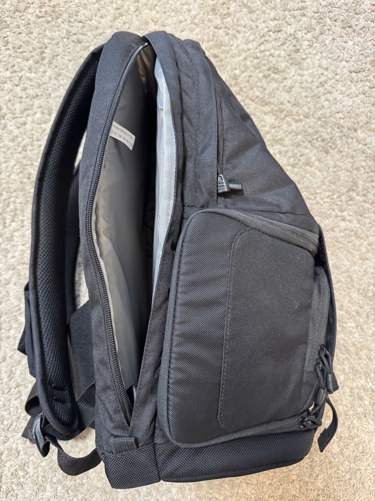 Продавам използвана фотографска раница Lowepro Fastpack