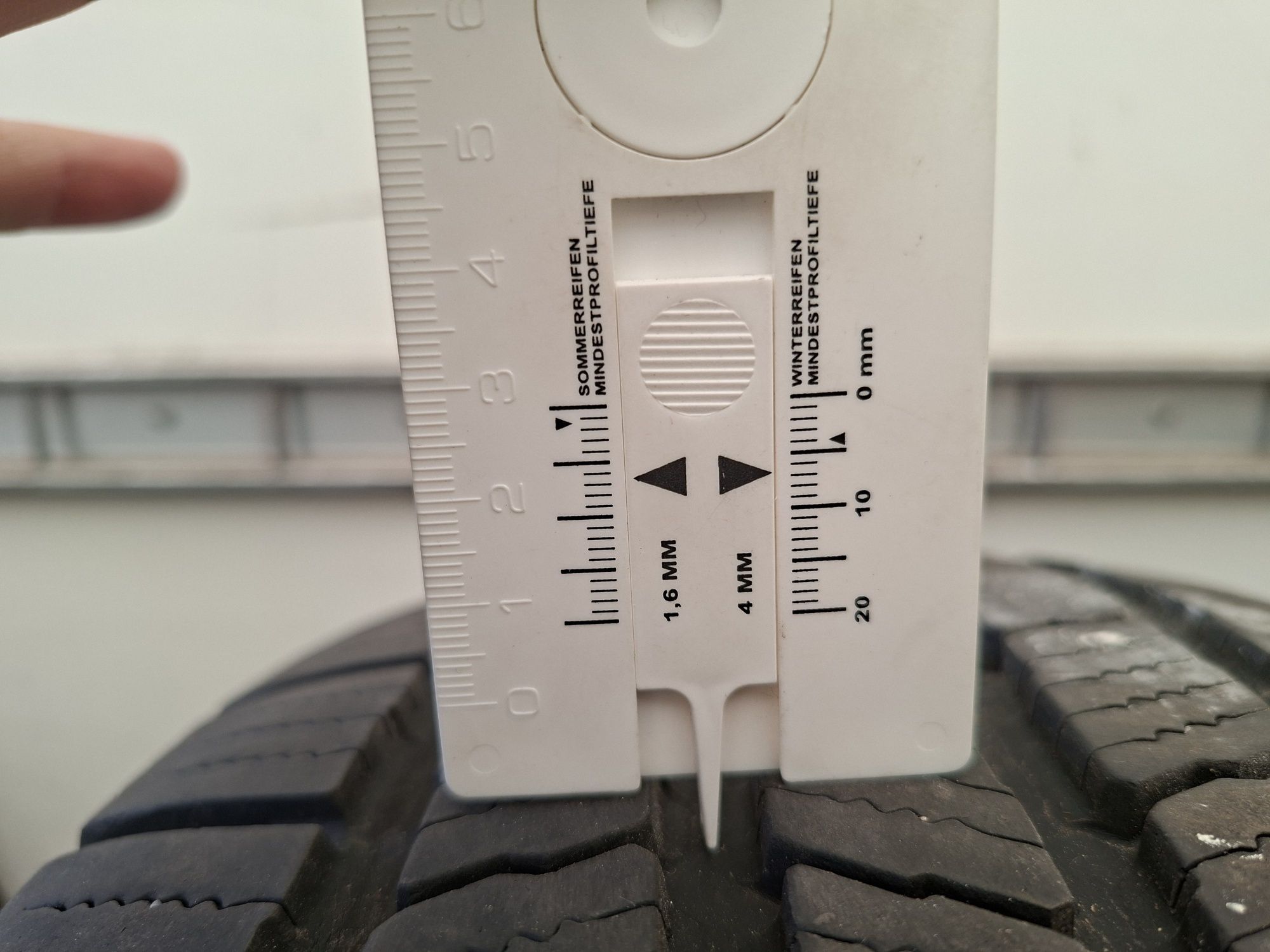 4 броя 235 70 16 michelin
