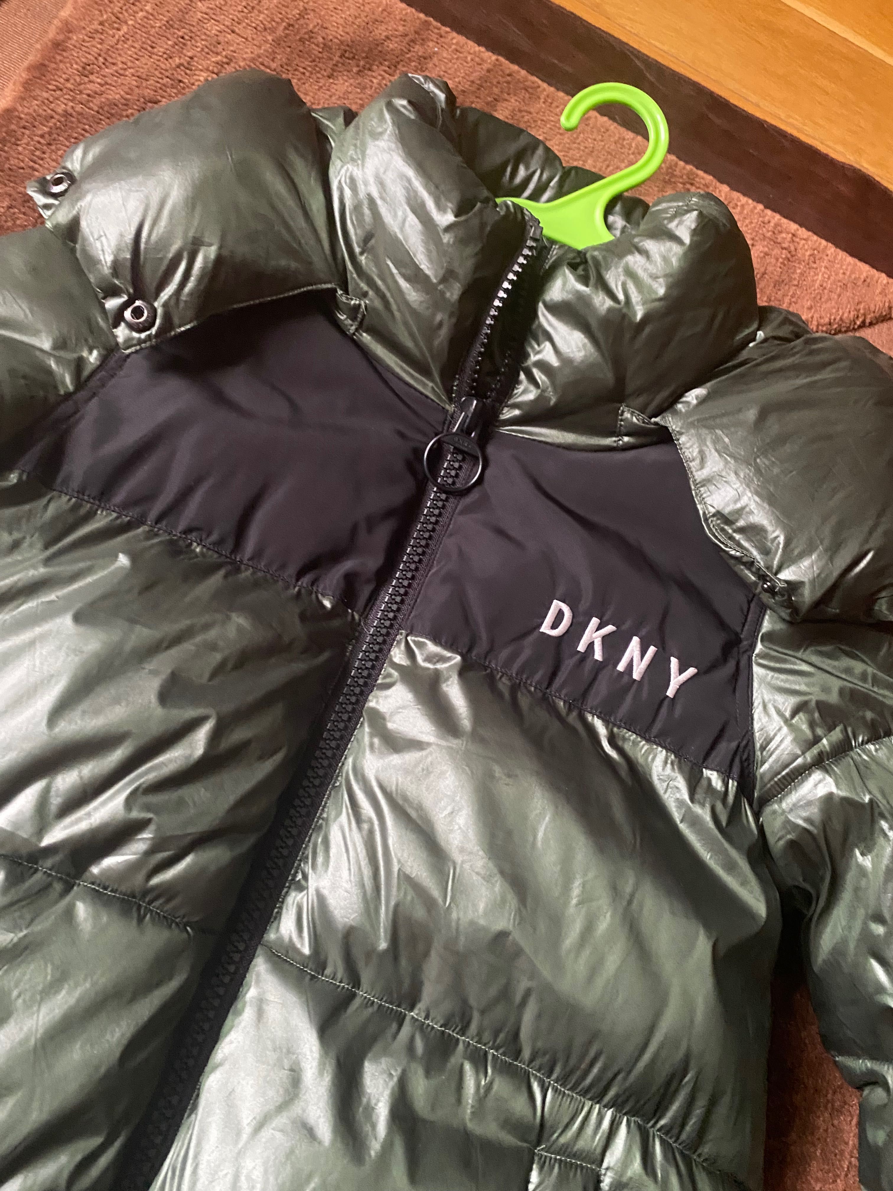 Женская куртка DKNY