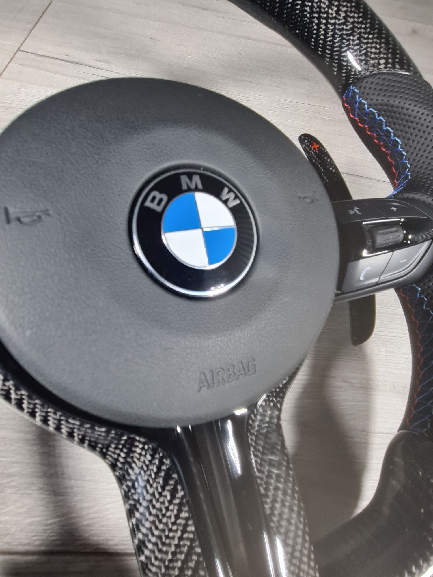 Volan-Padele-Carbon-Vibratii-Bmw-M5-M6-Seria-5-6-7-F10-F11-F06-F12-F01