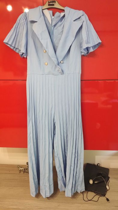 Vând 3 salopete damă noi, mărimi mari: două XL-44, cealaltă XXL-46