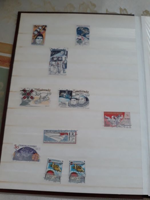 Vand clasor cu timbrele din imagine.