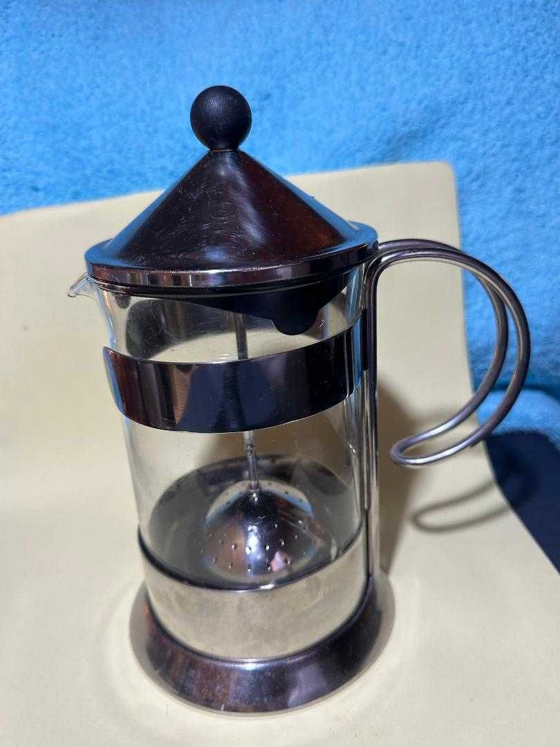 Vand ceainic din sticla termorezistenta cu infuzor inox