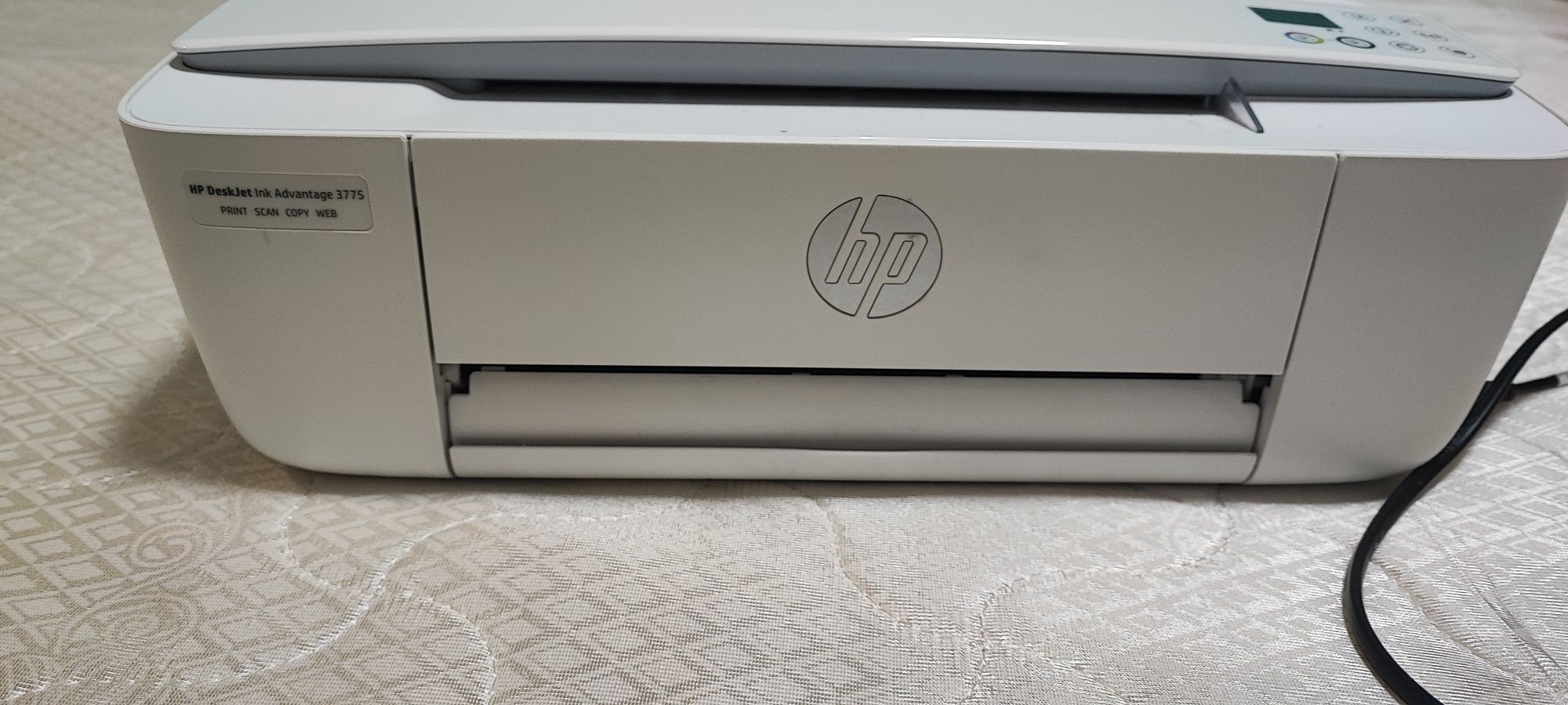 Цветной принтер HP с картриджами