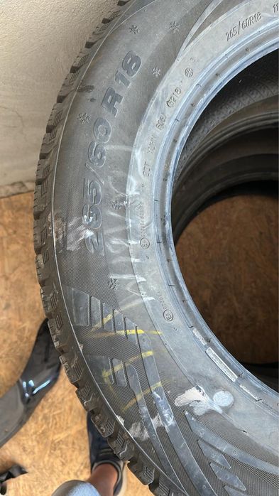 Зимние шипованные