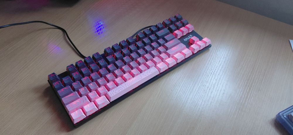 Красно-фиолетовая клавиатура | торг |