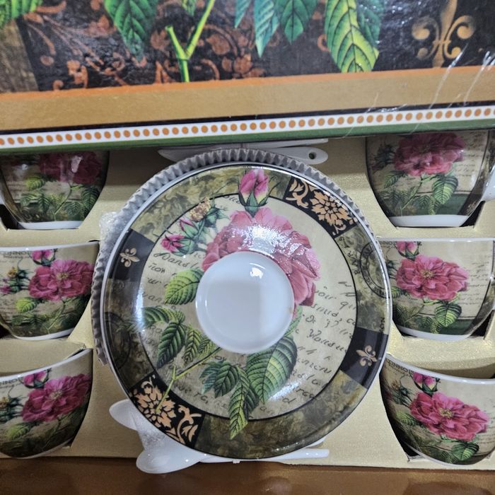 Кафен сервиз чисто нов