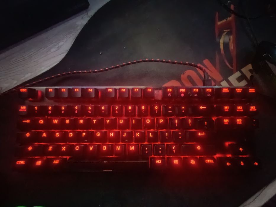 Продавам клавиатура hyperx alloy fps pro.