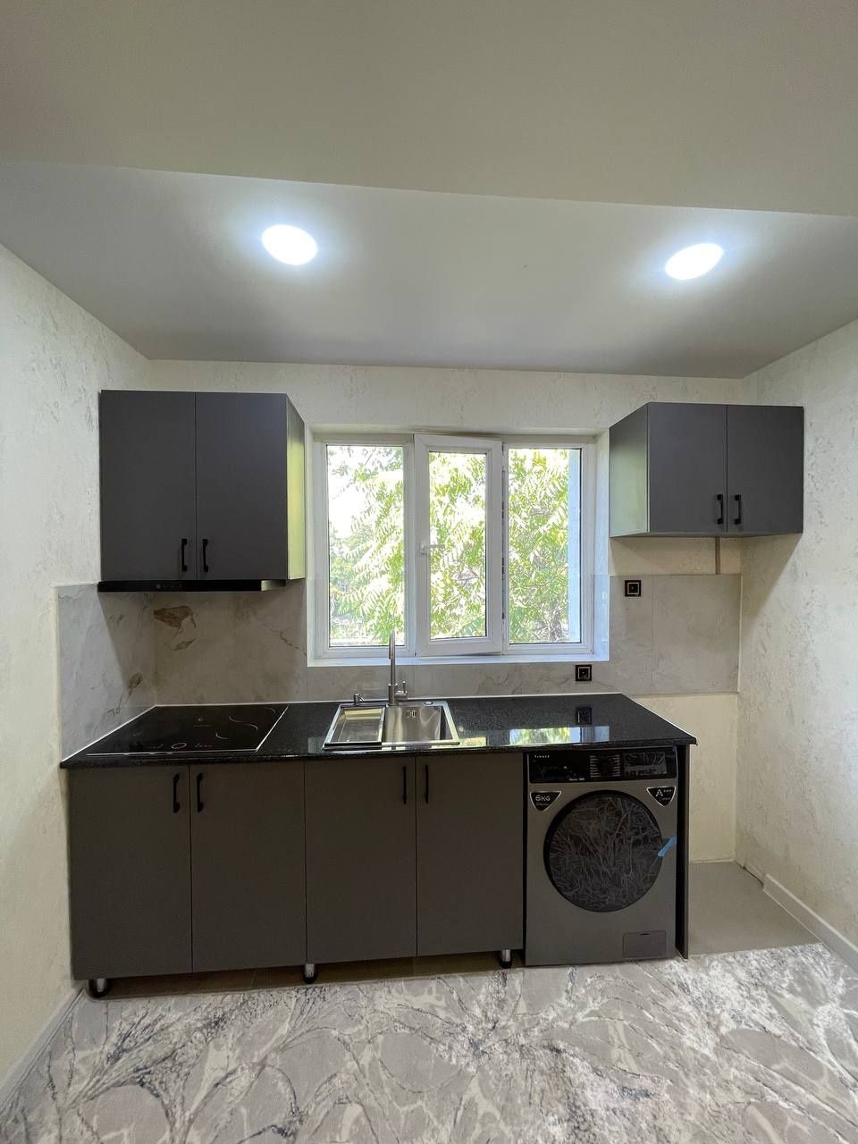 Продам квартиру, 1 квартал Чиланзар, 1в2/4/4 ( ор-р 66 Школа)