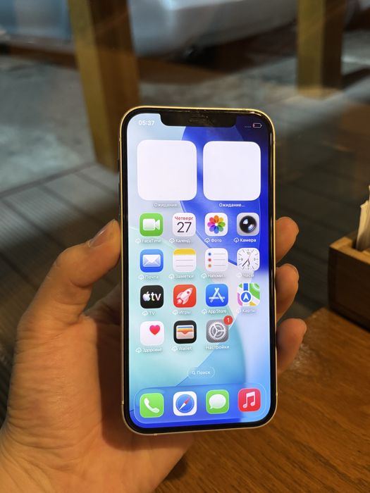 iPhone 12 в идеальном состоян