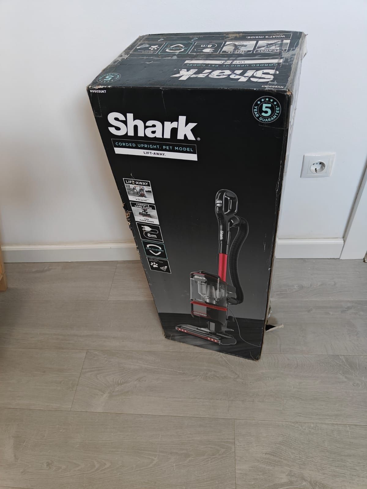 Aspirator vertical Shark NV602UK,nou
