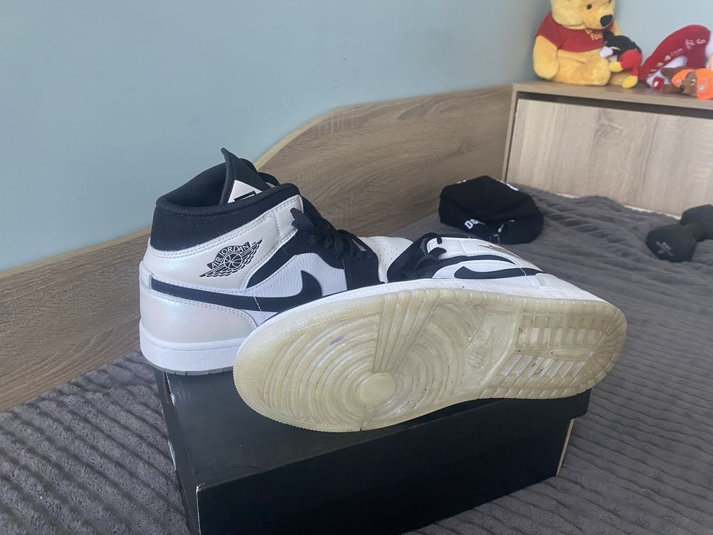 Обувки Air Jordan 1 Mid SE