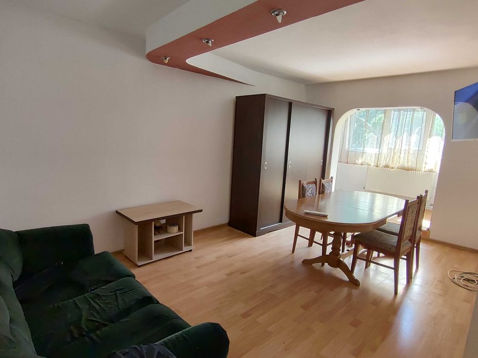 Apartament 3 camere de vanzare