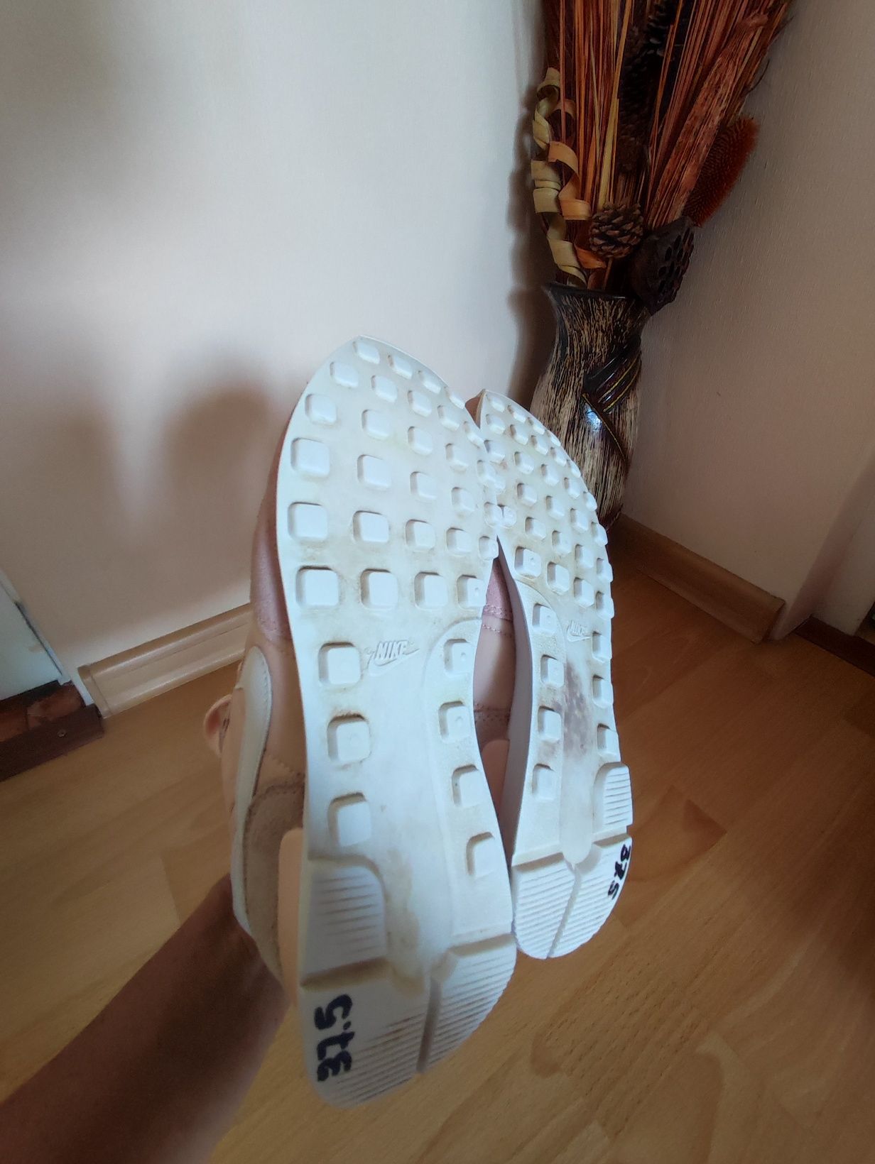 Маратонки nike uk 4 eur 37.5