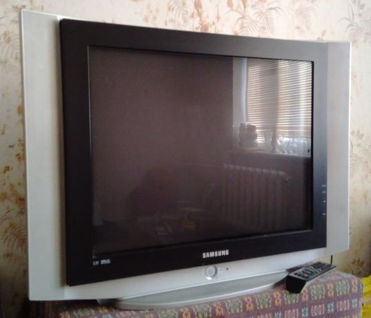 телевизор «Samsung» с плоским экраном (29") из серии SlimFit 100 Гц