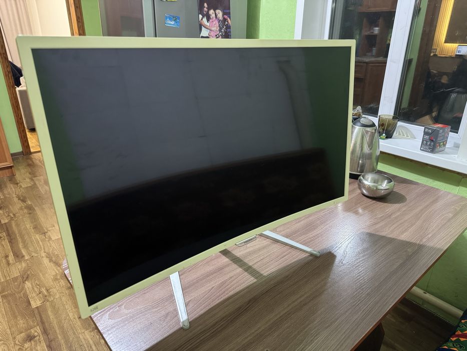 Продам Philips 326E7QSH