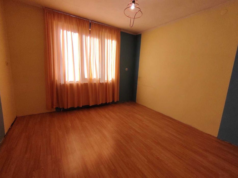 Къща и магазин в Тетевен !